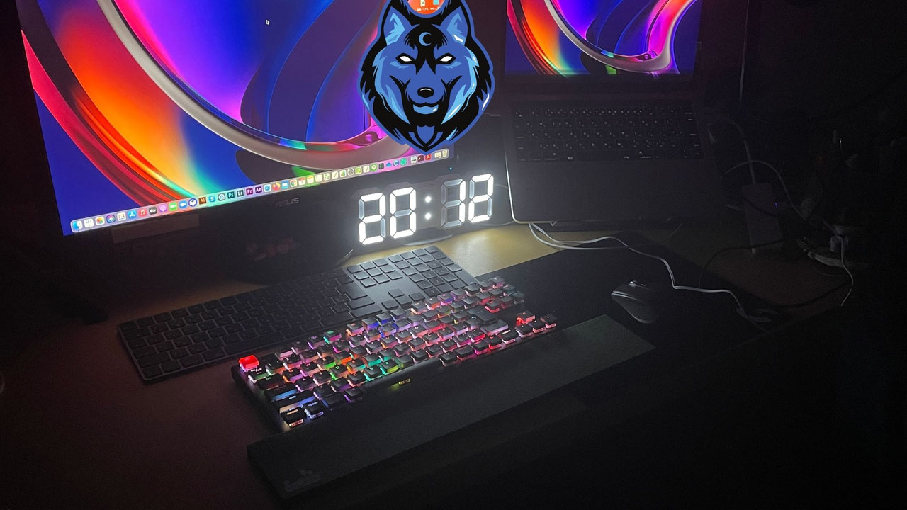 YABAE デジタル時計買った。ゲーミング時計って感じでめちゃくちゃ良い！ 美女子のためのWEBデザイン