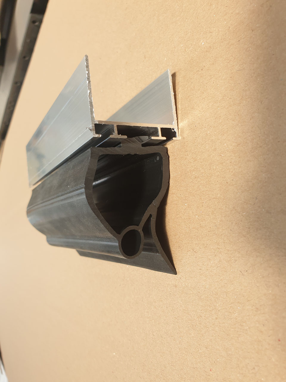 Profil d'extrusion en aluminium Panneau de porte de garage porte du rouleau  de la latte - Chine Panneau de porte de garage, PORTE DE GARAGE