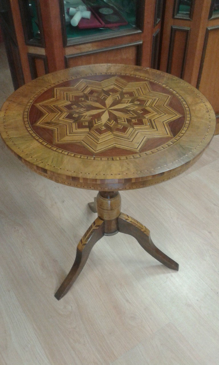 Mobili trodele compro vendo scambio bolzano Vendo scrittoio