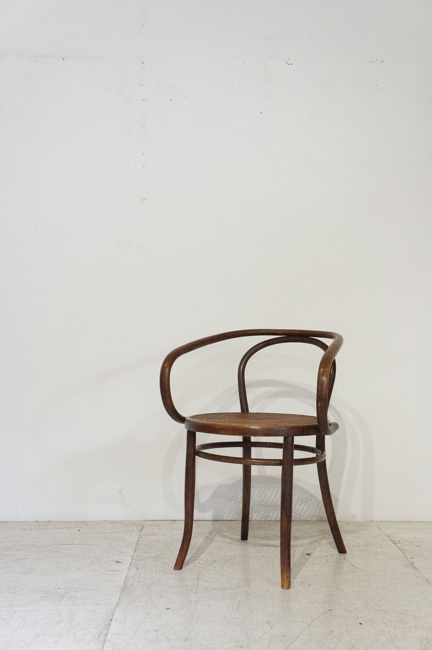 TON 209 アームチェア THONET コルビジェ TON 209 アームチェア THONET コルビジェ 209 Black | THONET