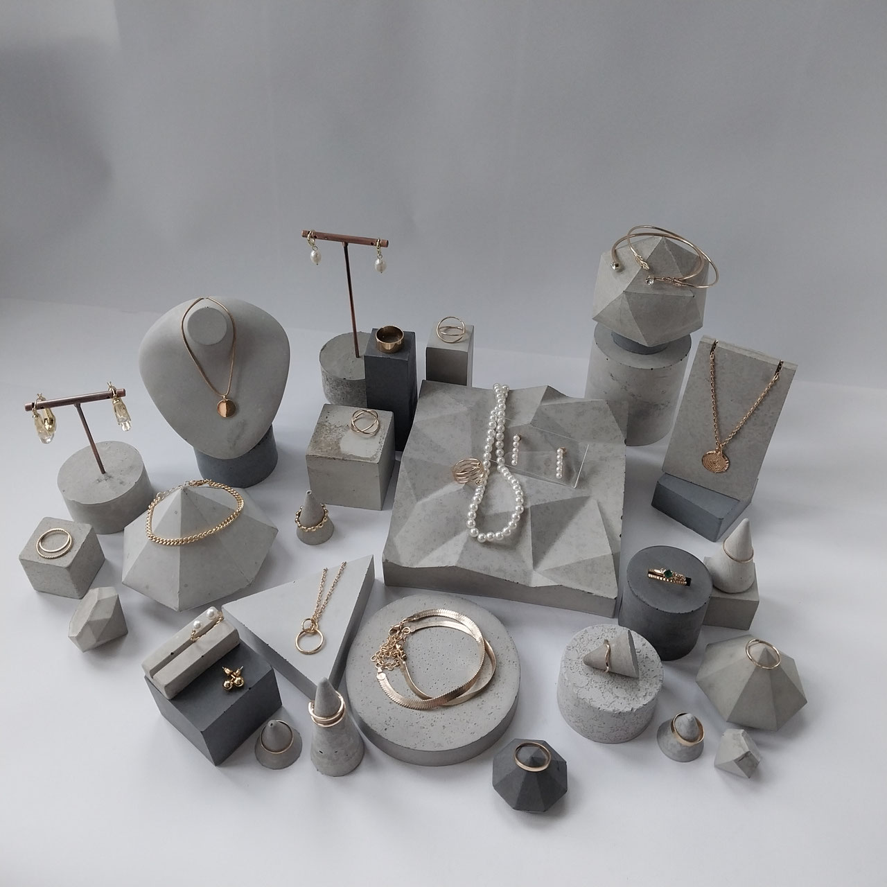 Stand for jewellery display online