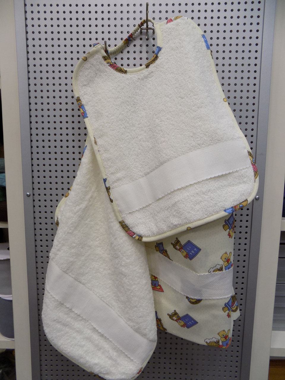 SET ASILO SCUOLA MATERNA 3 BAVAGLIE BAVAGLINI BAVETTE DA BAMBINA CON INSERTO IN TELA AIDA 3 SALVIETTE 100/% COTONE PRODUZIONE ITALIANA