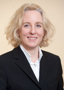 Frederike Utermark, Dipl. Betriebswirtin, Fachgeprüfte Bestatterin Trauergespräche, Planung, Organisation und Durchführung von Trauerfeiern, Begleitung, Beratung zur Bestattungsvorsorge, Erledigung von Korrespondenz aller Art