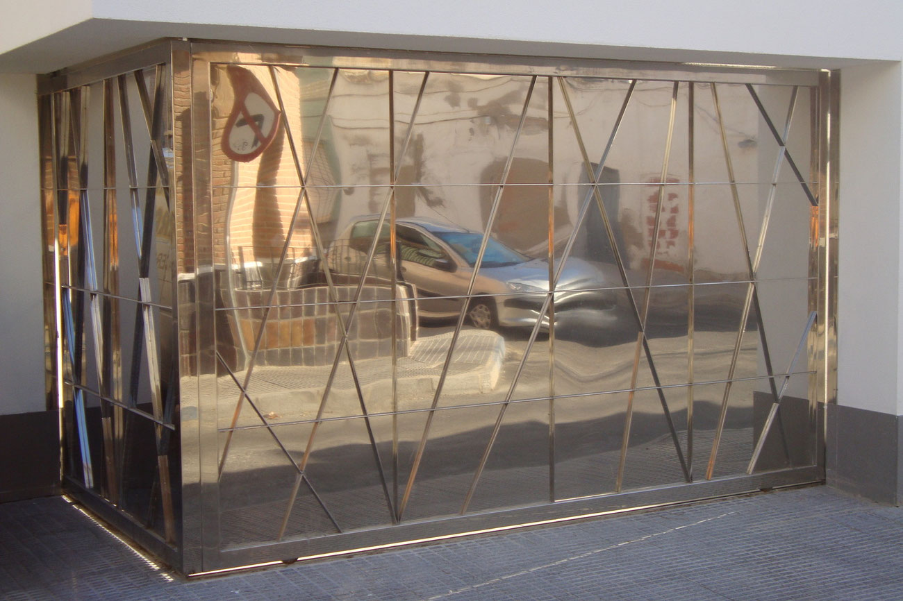 Puertas de diseño en acero inoxidable, acero corten en murcia