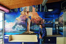 Pintura Mural en el hotel Villa Rosa, en Reinosa(Cantabria). El director dijo: "Quiero que la habitación sea de cine" y de cine fue.