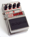DigiTech Black 13, Scott Ian (Anthrax) Signature Gitarrenverzerrer für Freunde des deftigen Sounds, dennoch klare Wiedergabe aller Saiten. Incl. noisegate und frequenzkorrigiertem 2. output für Aufnahmen.