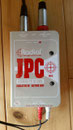 Radial Engineering JPC: Professionelle aktiv/passiv DI-Box, speziell für PC-Soundkarten und AV Geräte, 2x 6,3 mm Klinke + 3,5 mm Stereo-Klinke Input mit -10 dB, Cinch Thru Anschlüsse, 48 V Phantomspeisung.