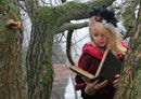 Fantasie & Wirklichkeit Fotografien und Gedichte Kathrin Steiger märchenhaft verträumt romantisch junge Frau Buch Brücke Treppe Herbst 