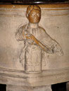 Prophète à l'angle de la cuve baptismale