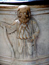Prophète à l'angle de la cuve baptismale