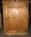 KT0052/Schränkchen ~ 1750, Kiefer,  H 112, B 91, T 44, Innentiefe 35 cm, EUR 750,-