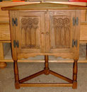 KT0008/Span. Eckschrank ~1960, Eiche,  H 74, B 67, Seitentiefe 49 cm, EUR 150,-