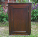 KT0378/ Hänge-Eckschrank ~1820 (Biedermeier), Nuss, H 106, B 75, Schenkeltiefe 47 cm, EUR 380,-