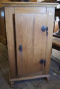 KT0592/ Schrank ~1750, Eiche, nicht zerlegbar, H 159, B 93, T 52, Innentiefe 36 cm, EUR 1200,-