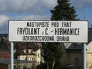 Dieses Schild erinnert in Friedland an die Schmalspurbahn