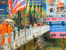 Mai Sai - Burmesische Kinder klettern auf die Brücke nach Thailand