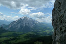 … genossen nebenbei auch noch den herrlichen Ausblick hinüber zum Wächter des Ennstals, dem 2351m hohen Grimming.