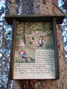 Ein am Baum angebrachtes lustiges Taferl zierte den Wegesrand. Auch dieses Schild lies uns nur kurz zum Lesen verharren und …