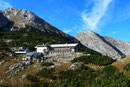 Adieu Heßhütte, bis zum Nächstenmal! Wir marschierten fortan auf dem Wanderweg E4alpin/01 Richtung Kölblwirt.