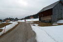 Vom Gasthaus Trisselwand aus, wo wir unser Auto parkten, starteten wir unsere 2. Kurztour auf das Ausseer „Wahrzeichen“, den Tressenstein (1201m). Die ersten Meter führten in südlicher Richtung die Asphaltstrasse entlang.