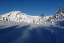 Ein Blick schräg nach links rückte ein ganz anderes Kaliber ins Blickfeld. Nämlich den einzigen 2000er dieses Gebietes, das Gamsfeld (2027m).