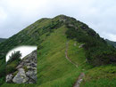 Rasch eilte ich, wie schon so oft auf dieser Tour, wieder in eine Senke bergab und auf der anderen Seite wieder empor zur Jochspitze (2037m).