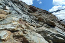 Auf dem Weg zum Rosimjoch mussten jedoch auch einige Felsplatten überstiegen werden. Für einen erfahrenen Berggeher stellt dies keinerlei Problem dar. Das größere Übel waren die vielen auszumachenden  Steigspuren.