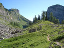 .. bevor wir den Steig 214 zum Langgangsee weiterwanderten. Der idyllische See war schon in unser Blickfeld gerückt und sozusagen zum Greifen nah.