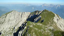 Vom Gipfel hatte man einen traumhaften Rundumblick auf den 2106m hohen Riffel und Kreuzkogel (links), …