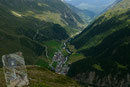 … zur kleinen Aussichtsterrasse über Vent. Beeindruckend und äußerst fotogen präsentierte sich demnach auch der Tiefblick auf das kleine Bergsteigerdorf.