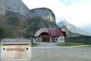 … und parkten unser „Wandermobil“ direkt beim Gasthaus Baumschlagerreith. Noch war es relativ kühl und eine leichte Brise wehte uns um das Gesicht …