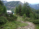 Kurz blickten wir beide nochmals auf den steinigen Anstieg zurück zur Hütte und den Steirersee und …