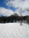Nach weiteren 1 ½  Stunden ab Bergstation erreichten wir eine große Lichtung mit einem Wegweiser, den sogenannten Burgstall.  Sabine und ich konnten auch schon den ersten Blick auf das Eiserne Bergl werfen.