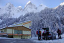 Ein herrlicher Sonntagmorgen! Direkt neben der Talstation der Gosaukammbahn parkten wir unsere Autos und machten uns startklar für die heutige Schneeschuhtour zur Modereckhöhe (1752m) & Hintere Seekarwand (1857m). 