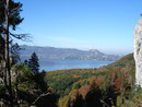 Am Adlerhorst, der höchsten Stelle mit einem netten Bänkchen verschenkt der Weg einen traumhaften Ausblick auf den Traunsee.