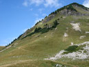 Über der Alm erhob sich unser nächstes Gipfelziel, der 1899m hohe Bräuningszinken. In einem weiten Linksbogen führte uns der „Karl-Stöger-Steig“  …