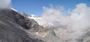 ... auf den kurz vom Nebel freigegebenen Hallstätter Gletscher ...