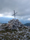 Die wenigen weglosen Höhenmeter in die Senke hinunter hatten wir schnell hinter uns gelassen - schon stiegen wir auch den flach ansteigenden Gipfelhang zu Kl. Tragl wieder an. Keine 20 Min. waren vergangen und auch dieser war erobert.