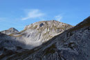 Noch einmal ein kurzer Blick hinüber zur „Schartwand (2339m)“ die bereits von der Nachmittagssonne in Beschlag genommen wurde.