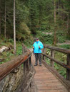 An deren Ende galt es nochmals eine Holzbrücke zu überqueren, ...