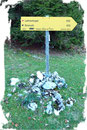 Bereits wenige Meter weiter des Weges konnte ich in der Ferne einen gelben Punkt ausmachen, welcher meine Entscheidung letztendlich bestätigte. Die Taktzahl meiner Schritte erhöhte sich und ich steuerte schnurstracks der Weggabelung entgegen.