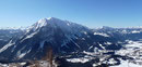 Wolkenloser azurblauer Himmel soweit das Auge reichte. Von den Niederen Tauern im Süden, den nahen Grimming und dem Salzkammergut bis zum Dachsteingebirge im Westen reichte der famose Fernblick.