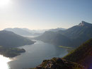 Blick Richtung Attersee und rechts ist der Schafberg zu erkennen.