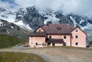Wir marschierten wieder bei der „Schaubachhütte (2581m)“ …