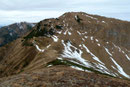 Vom Speikkogel lotste mich der markierte Kamm-Steig abermals in etwa 1870m in eine Senke hinein und …