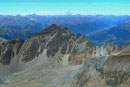 Bei einer zünftigen Jausenpause genoss ich den famosen Rundumblick auf die benachbarte Bergwelt, wie hier zur Tschengsler Hochwand (3375m) und …
