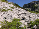 … führte uns der Weitwanderweg über den Schutthang zum Abblasbühel empor.