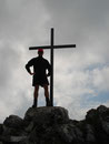 Ein düsteres Bild von mir beim Gipfelkreuz ...
