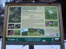 Eine Hinweistafel die das Landschaftsschutzgebiet Altpernstein beschrieb.