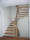 ½ gewundene Treppe in Eiche mit Chromstahlstaketten